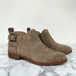 UGG Kelsea beige khaki suede leather buckle ankle boots bootie’s women’s size 7